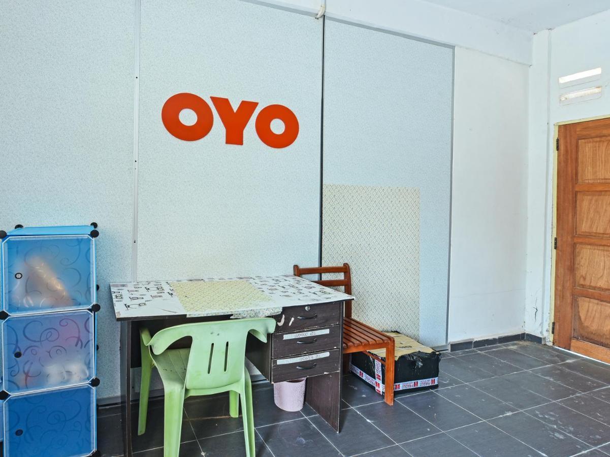 Oyo 90315 Chalet Pantai Rantau Panjang Kuala Rompin Eksteriør billede