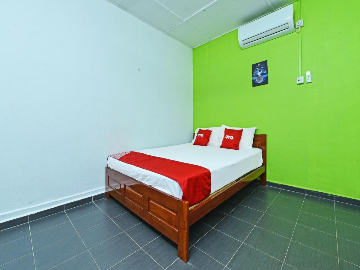 Oyo 90315 Chalet Pantai Rantau Panjang Kuala Rompin Eksteriør billede