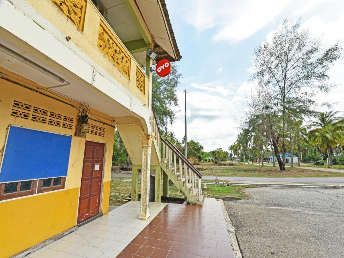 Oyo 90315 Chalet Pantai Rantau Panjang Kuala Rompin Eksteriør billede