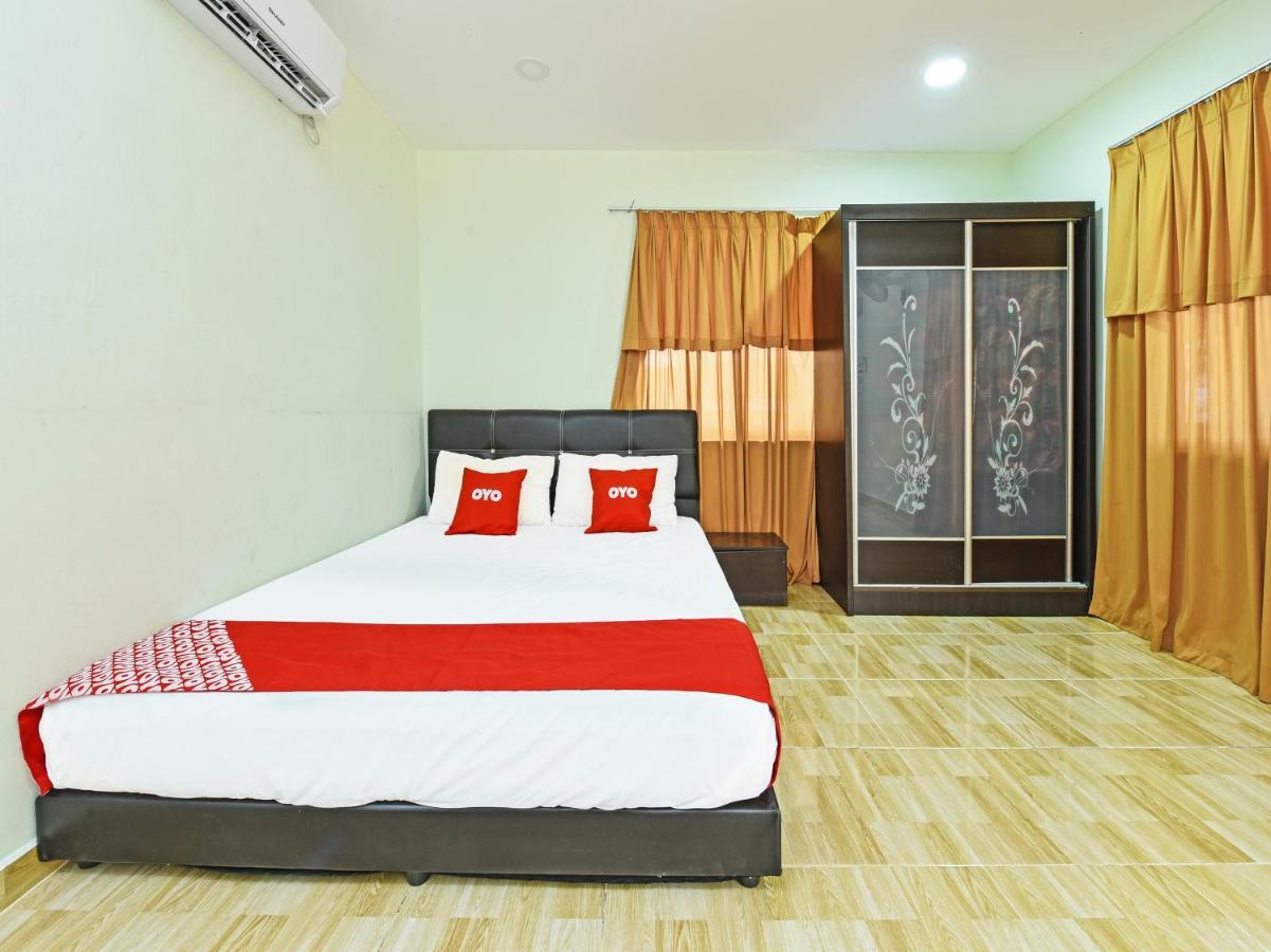 Oyo 90315 Chalet Pantai Rantau Panjang Kuala Rompin Eksteriør billede