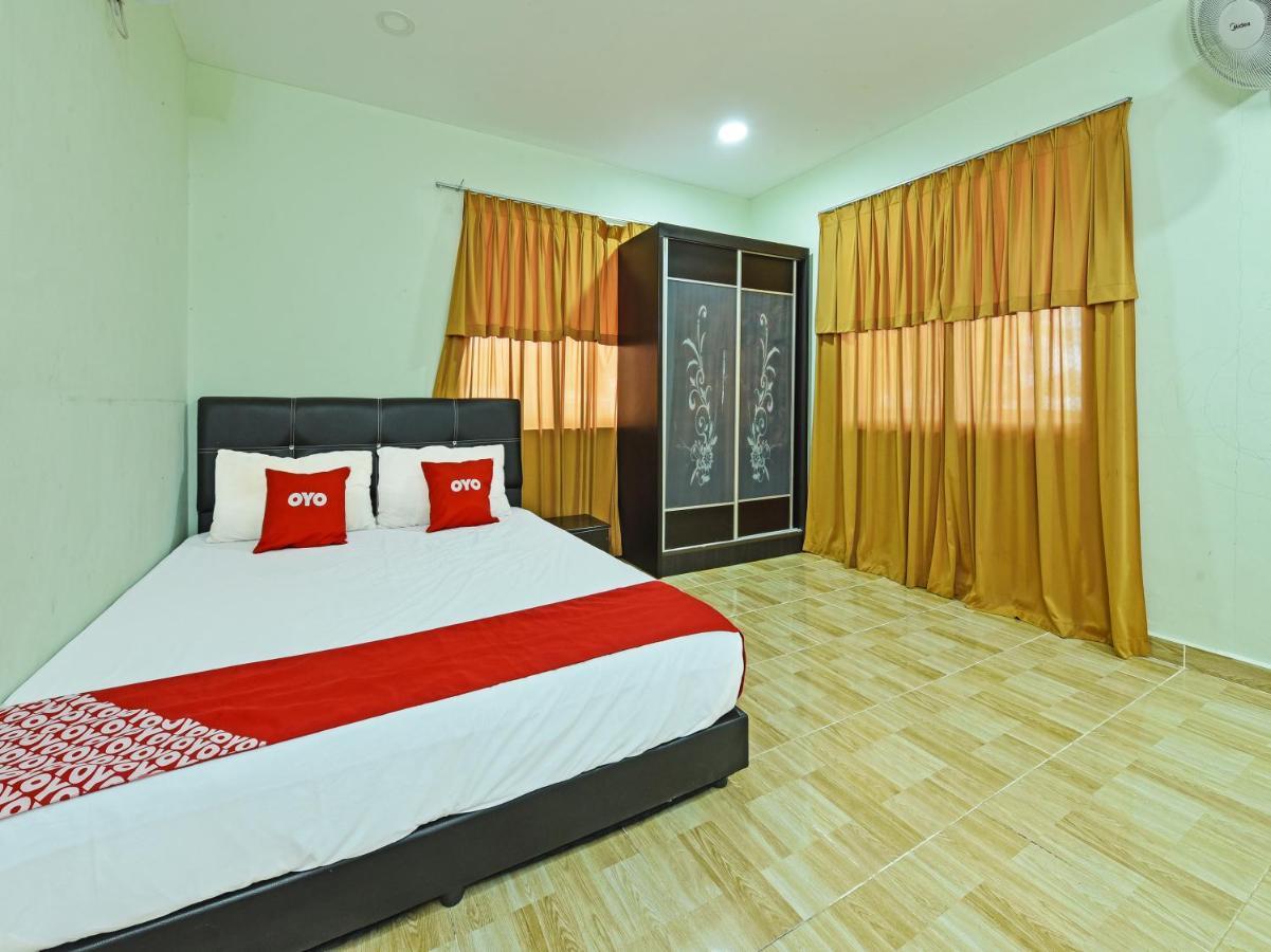 Oyo 90315 Chalet Pantai Rantau Panjang Kuala Rompin Eksteriør billede